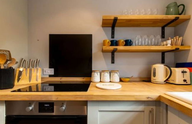 Host Stay The Courtyard - Photo 7