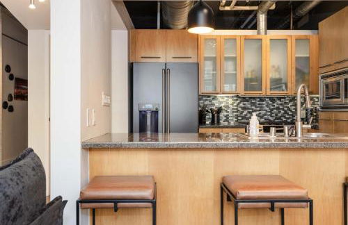 Union Station downtown and gameday retreat! - Foto 6