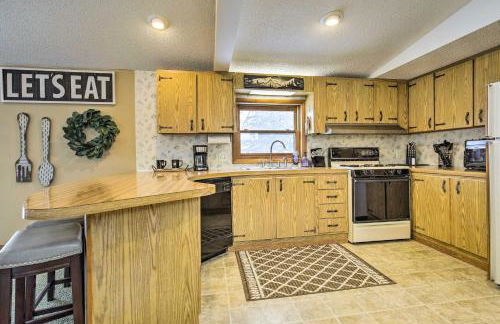 Phillips Cabin with Lake Views and Private Dock! - Foto 2