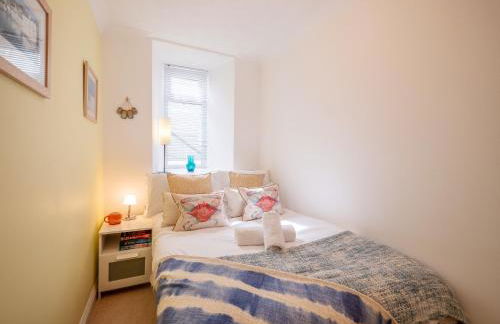 Coastal Escape with Balcony & River Dart Views - Foto 22