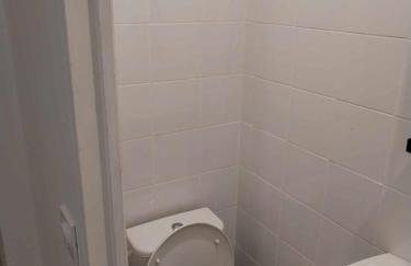 Airport Paris Eiffel Tower Center Roissy CDG - Foto 21