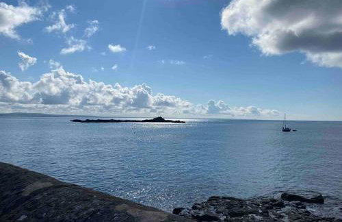 New renovated beach front cottage - Photo 35