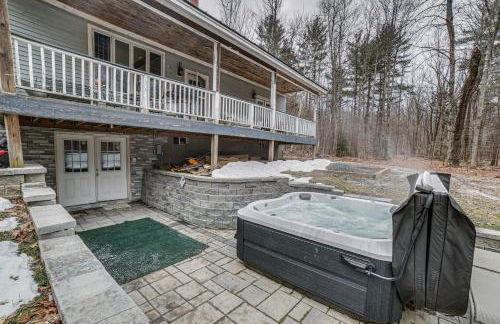 Peaceful Cavendish Retreat with Hot Tub and Fireplace! - Foto 22