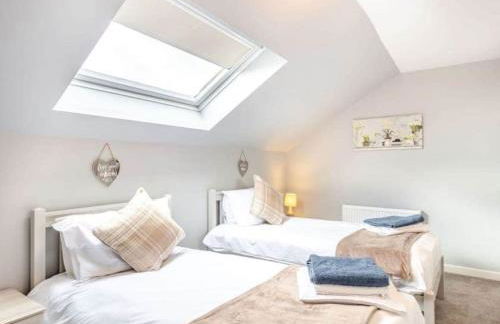 Tigh Na Mhor , Hot Tub , Games Room , 5 Bedroom ,Sleeps 13 , Large Villa - Photo 38