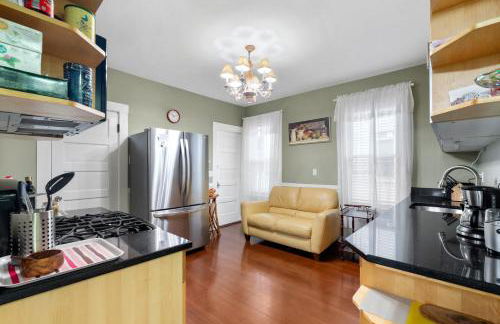 Bright & Spacious 3BR, Mins from Downtown, Easy to Gillette, Parking - Foto 29