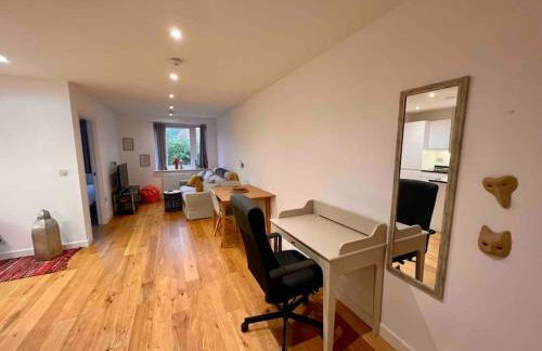 BeeStay - Cosy 1 bed flat in the heart of Cheadle Hulme - Photo 28