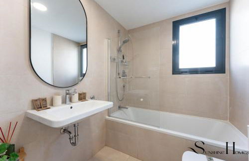 Luxury Beach Escape with Pools, Gym & Sauna - Foto 43