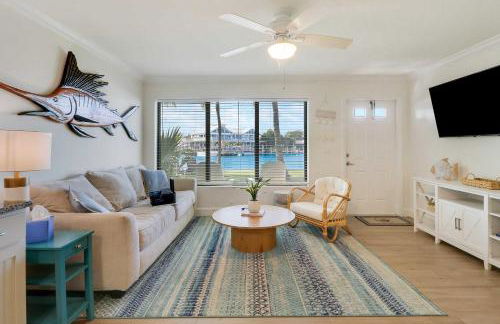 Sailfish Suites 4- Waterfront Pet friendly - Photo 10