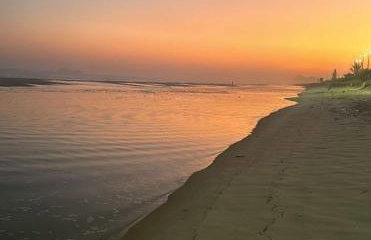 Pé na areia, vista incrível, casa aconchegante, ampla e de um astral - Foto 21