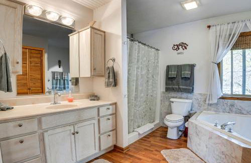 Lake Wissota Home with Private Dock and Fire Pit! - Foto 12