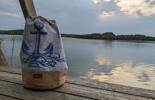 Modern bungalow with direct lake access and fireplace - Photo 25