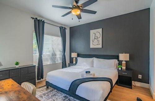 Chic Golf Pickleball Pool Hot Tub King Bed Parking - Foto 35