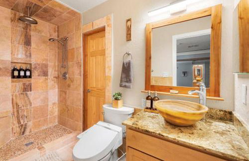 The Hummingbird House, Sauna & Mountain Views! - Foto 13