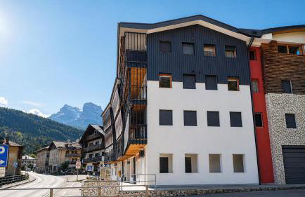 Dolomites Mountain Residence - Cozy Alpine Chalets with Private Parking - Foto 54