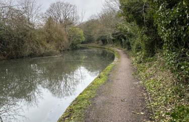 2-Bed Home with Parking, Near Airport, NEC & JLR - Foto 31