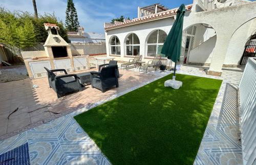 Villa with Pool, Chill-Out & BBQ - Foto 47