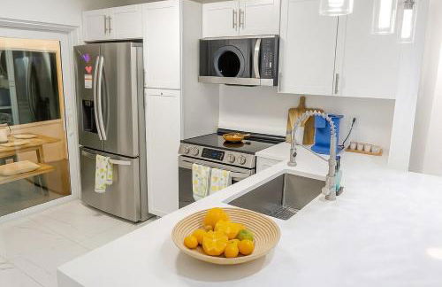 Waterfront HotTub Steps from the Airport Boat Slip - Foto 11