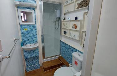 Self Catering Spacious open plan 3 bed apartment with sea views - Foto 19