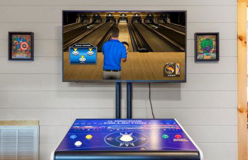 Smoky Bear Splash Top Rated Private Pool Cabin with Hot Tub, Mtn Views, Arcade Games, Excellent Location - Foto 28