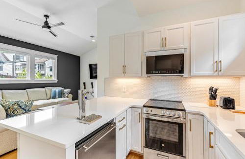 12 South Neighborhood Home with Modern Flair! - Foto 9