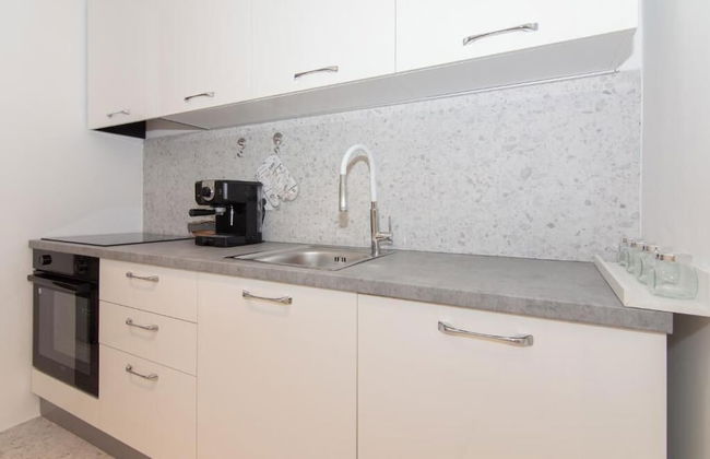 The Rose Garden Apartments - Photo 18