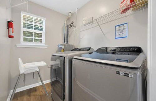 Family Home w FirePit GameRm Patio BbqGrill - Foto 20