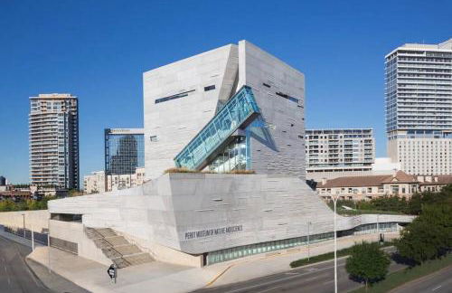 Luxury 4BR Dallas Home with Game Room and Fire Pit - Foto 49