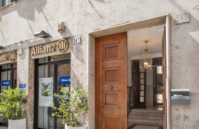 Wonderful 1 Bedroom Apartament in the City Center - Photo 29