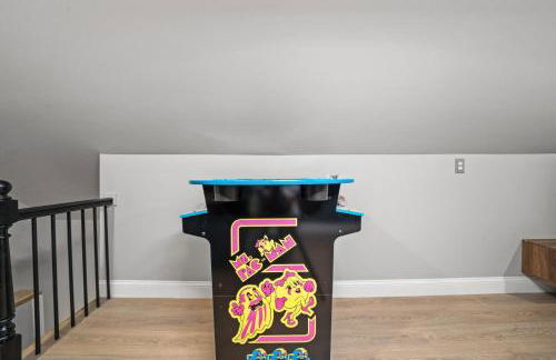 Spacious Luxe Stay Sleeps 16 20 Min to NYC - Foto 36