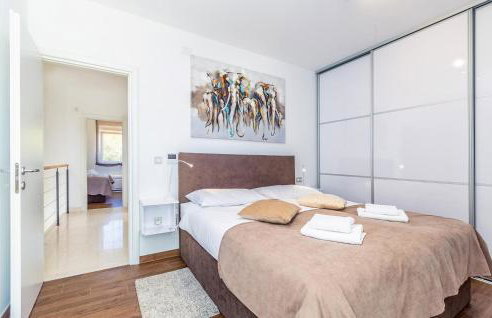 Nice Home In Linardici With Wifi - Photo 32