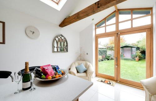 Harbourways Emsworth, Pet Friendly Coastal Retreat, Contractors & Leisure, Free Parking, Walk to Pubs - Photo 74