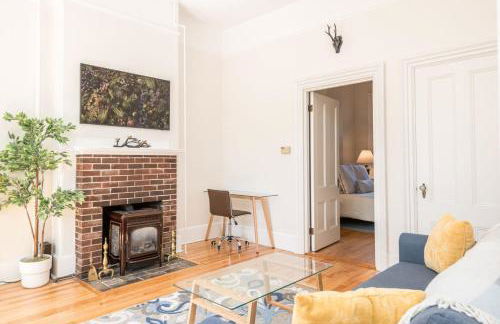 Local Landmark - Gorgeous Historic Home - Foto 19