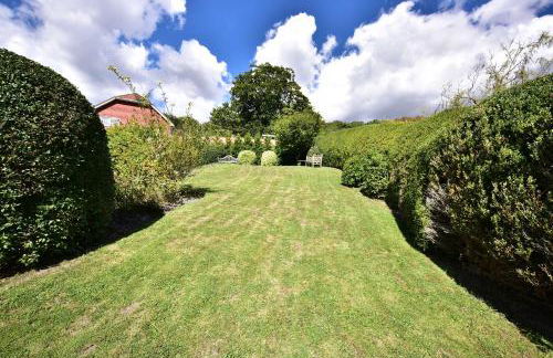 Luxury 5-Bed Country House with Hot Tub, Views & Games Room, Sleeps 12 - Kent Downs - Foto 46