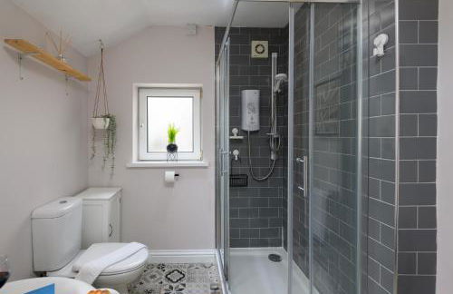 Joseph Suite - Stylish 3BR Home with Parking & WIFI - Foto 21