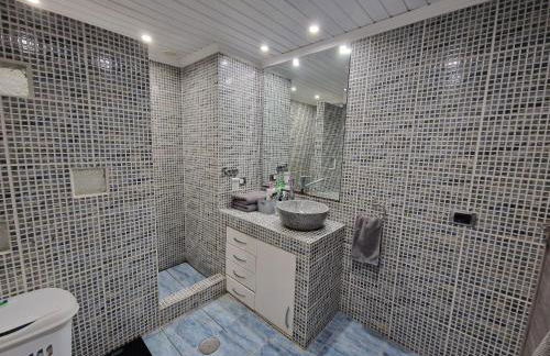 2 bed Apartment That Steps out on to the Pool - Photo 30