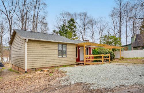 Tranquil Lakefront Home with Sunroom in Burlington - Foto 32