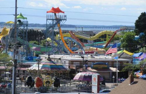 Oceanfront 2 Bedroom Modern Beach Condo w Pool - Foto 42