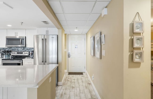 Stunning 2/2 Designer Condo w Coastal Appeal Right on the Gulf! - Foto 12