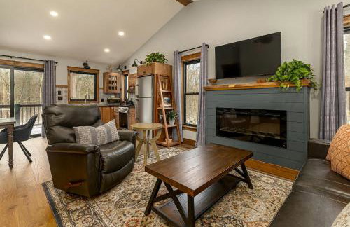 Stunning Cabin with Spa Perfect for Outdoor Sports in Carbondale, Illinois - Foto 21