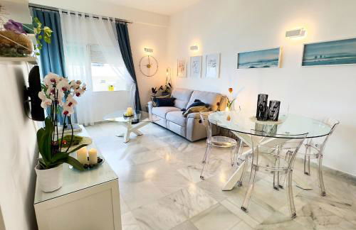 Skol 438 Super One-bedroom Apartment with Sea Views - Photo 1