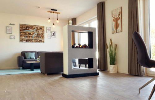 FerienHAUS Marta am Diemelsee im Sauerland mit eigener Sauna, Garten, Terrasse, Balkon und Blick auf den See - Foto 5