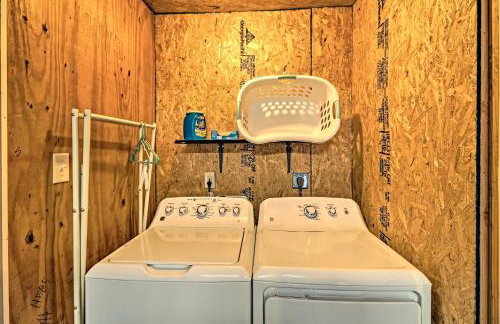 Riverside Hide-A-Way with Patio, BBQ, Fishing Pier - Foto 24