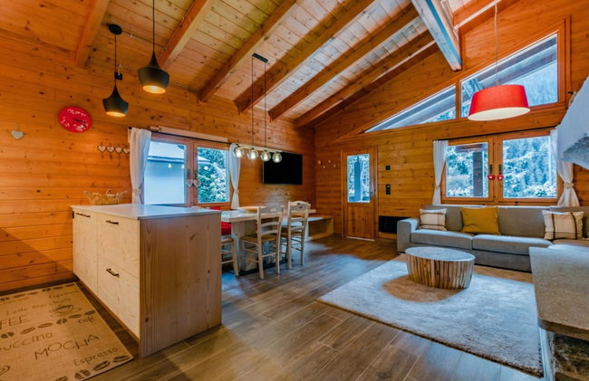 Chalet Soleada With Fireplace and Terrace for 5 - Photo 6