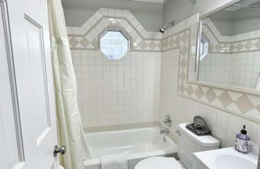 Stylish 2BR in Decatur - Big Deck - Pets OK - Fire Pit - Foto 18