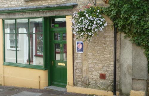 Courtyard Apartment - Photo 27