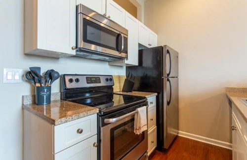 Sleeps 4! 2BR, Gym, Paid Parking, Close to Major Attractions - Foto 34