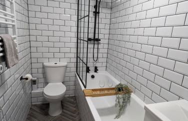 3-Bed, Sleeps 6, 1 Bath, Parking, WiFi - Photo 13