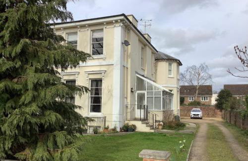 Luxury Refurbished 2 Bedroom Regency Apartment - Photo 22