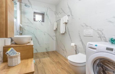 Lovely Home In Lakmartin - Photo 33