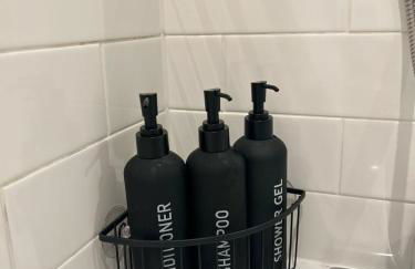 Spacious Central Manchester Apartment - Next To AO Arena & Picadilly Station - Local Attractions - Free Parking - Foto 13